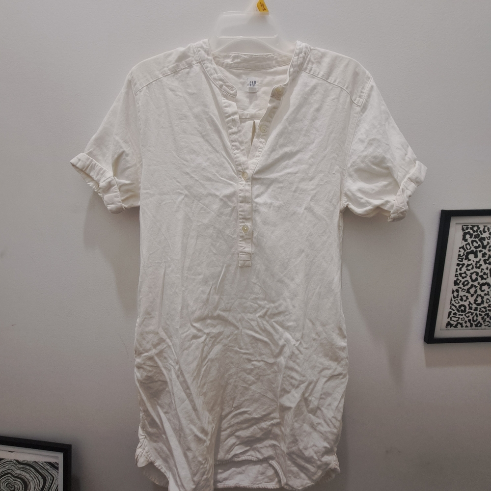 GAP Classic Ivory Button-Up Shirt